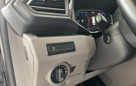 Volkswagen Caravelle T6 рестайлинг, 2021 год, 4 150 000 рублей, 10 фотография