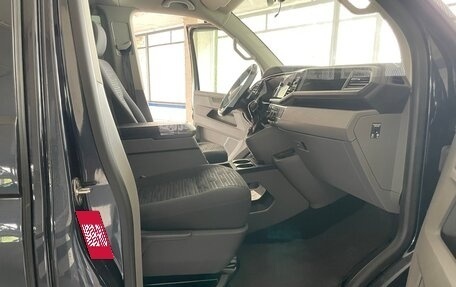 Volkswagen Caravelle T6 рестайлинг, 2021 год, 4 150 000 рублей, 21 фотография