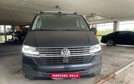Volkswagen Caravelle T6 рестайлинг, 2021 год, 4 150 000 рублей, 32 фотография
