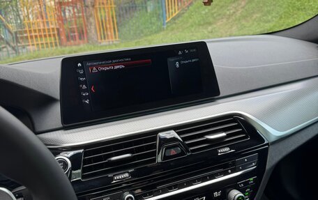 BMW 5 серия, 2018 год, 3 000 000 рублей, 9 фотография