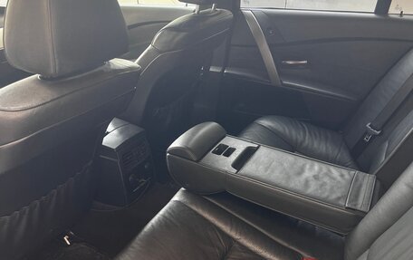 BMW 5 серия, 2004 год, 930 000 рублей, 7 фотография