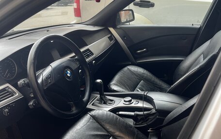 BMW 5 серия, 2004 год, 930 000 рублей, 8 фотография