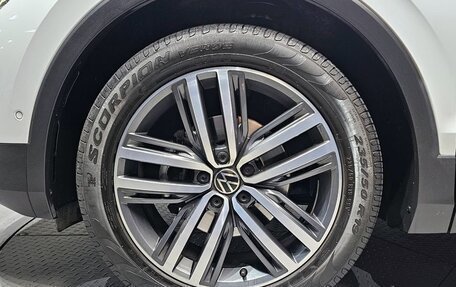 Volkswagen Tiguan II, 2021 год, 3 359 000 рублей, 5 фотография