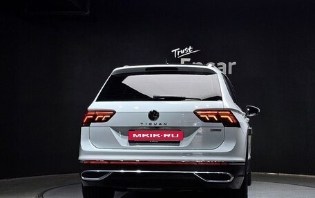 Volkswagen Tiguan II, 2021 год, 3 359 000 рублей, 4 фотография