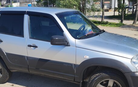 Chevrolet Niva I рестайлинг, 2018 год, 760 000 рублей, 4 фотография