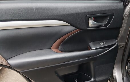 Toyota Highlander III, 2014 год, 2 750 000 рублей, 6 фотография