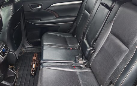 Toyota Highlander III, 2014 год, 2 750 000 рублей, 7 фотография