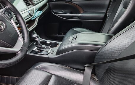 Toyota Highlander III, 2014 год, 2 750 000 рублей, 8 фотография