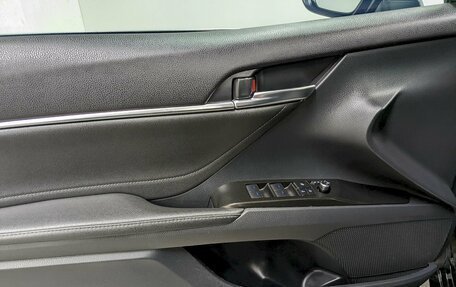Toyota Camry, 2021 год, 2 990 000 рублей, 11 фотография