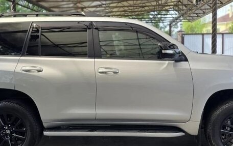 Toyota Land Cruiser Prado 150 рестайлинг 2, 2021 год, 8 500 000 рублей, 3 фотография