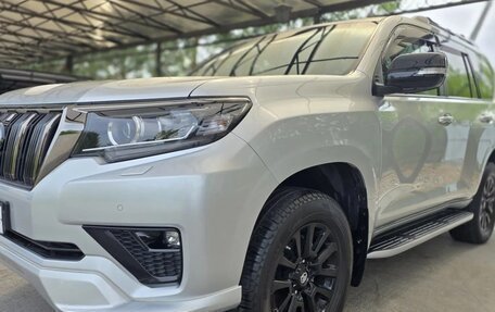 Toyota Land Cruiser Prado 150 рестайлинг 2, 2021 год, 8 500 000 рублей, 4 фотография