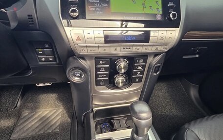 Toyota Land Cruiser Prado 150 рестайлинг 2, 2021 год, 8 500 000 рублей, 8 фотография
