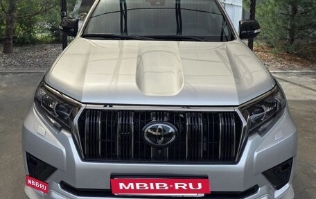 Toyota Land Cruiser Prado 150 рестайлинг 2, 2021 год, 8 500 000 рублей, 5 фотография