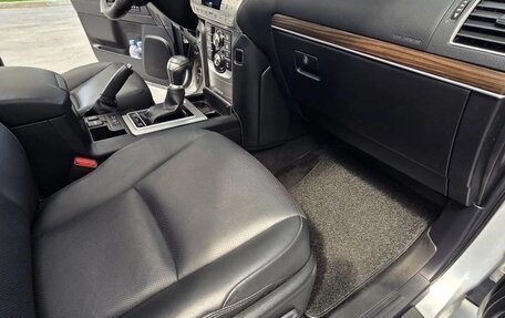 Toyota Land Cruiser Prado 150 рестайлинг 2, 2021 год, 8 500 000 рублей, 12 фотография