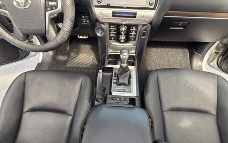 Toyota Land Cruiser Prado 150 рестайлинг 2, 2021 год, 8 500 000 рублей, 13 фотография