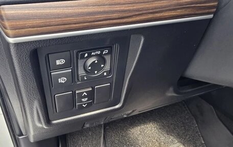 Toyota Land Cruiser Prado 150 рестайлинг 2, 2021 год, 8 500 000 рублей, 33 фотография