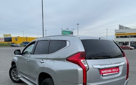 Mitsubishi Pajero Sport III рестайлинг, 2017 год, 2 350 000 рублей, 4 фотография
