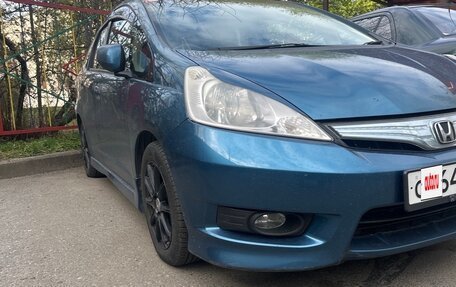 Honda Fit Shuttle I рестайлинг, 2011 год, 915 000 рублей, 1 фотография