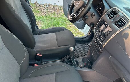 Renault Logan II, 2019 год, 850 000 рублей, 9 фотография