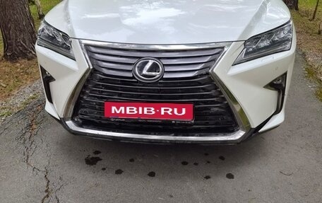 Lexus RX IV рестайлинг, 2019 год, 4 300 000 рублей, 6 фотография
