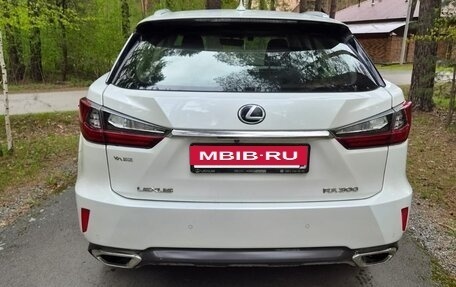 Lexus RX IV рестайлинг, 2019 год, 4 300 000 рублей, 5 фотография