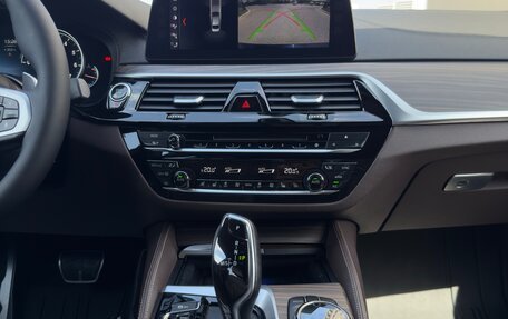 BMW 5 серия, 2017 год, 4 300 000 рублей, 15 фотография