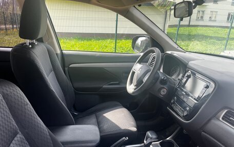 Mitsubishi Outlander III рестайлинг 3, 2013 год, 820 000 рублей, 6 фотография