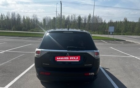 Mitsubishi Outlander III рестайлинг 3, 2013 год, 820 000 рублей, 5 фотография