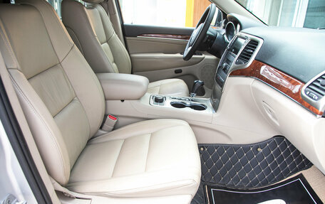 Jeep Grand Cherokee, 2011 год, 1 635 000 рублей, 21 фотография