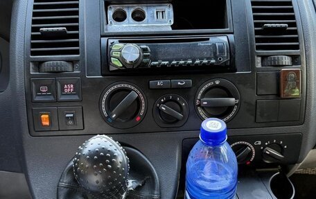 Volkswagen Transporter T5 рестайлинг, 2008 год, 1 900 000 рублей, 4 фотография