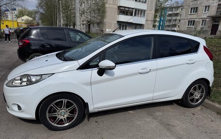 Ford Fiesta, 2011 год, 800 000 рублей, 2 фотография
