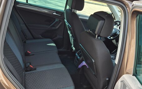 Volkswagen Tiguan II, 2019 год, 2 200 000 рублей, 10 фотография