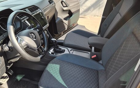 Volkswagen Tiguan II, 2019 год, 2 200 000 рублей, 6 фотография
