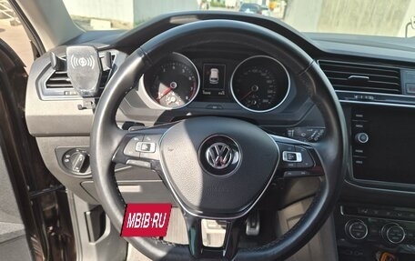 Volkswagen Tiguan II, 2019 год, 2 200 000 рублей, 2 фотография