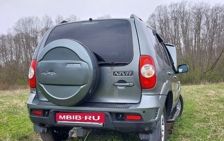 Chevrolet Niva I рестайлинг, 2012 год, 300 000 рублей, 4 фотография
