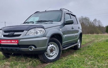 Chevrolet Niva I рестайлинг, 2012 год, 300 000 рублей, 2 фотография