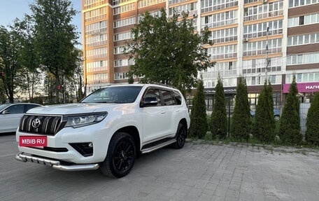 Toyota Land Cruiser Prado 150 рестайлинг 2, 2020 год, 7 700 000 рублей, 2 фотография