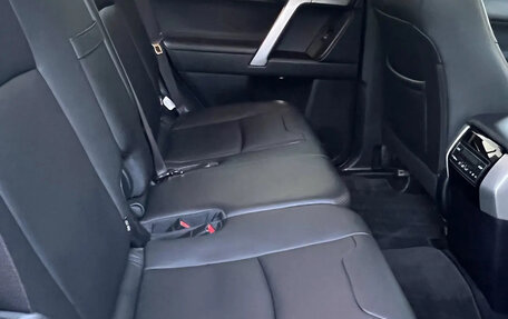 Toyota Land Cruiser Prado 150 рестайлинг 2, 2020 год, 7 700 000 рублей, 14 фотография
