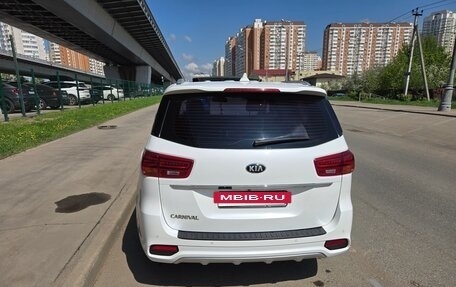 KIA Carnival III, 2019 год, 3 000 000 рублей, 5 фотография