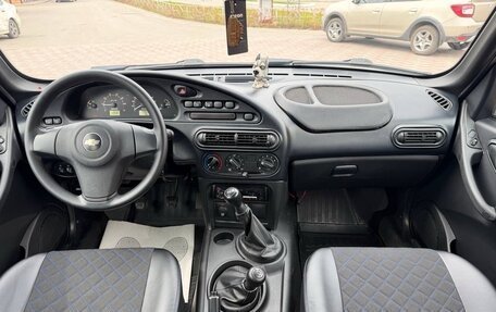 Chevrolet Niva I рестайлинг, 2017 год, 799 000 рублей, 11 фотография