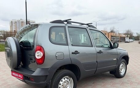 Chevrolet Niva I рестайлинг, 2017 год, 799 000 рублей, 6 фотография