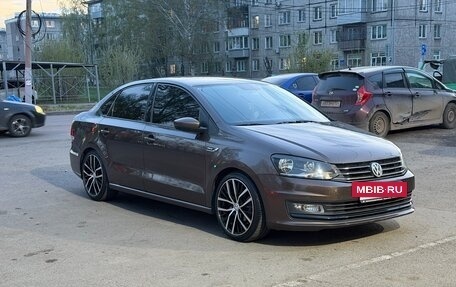 Volkswagen Polo VI (EU Market), 2015 год, 950 000 рублей, 2 фотография