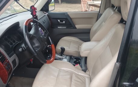 Mitsubishi Pajero III рестайлинг, 2006 год, 780 000 рублей, 20 фотография