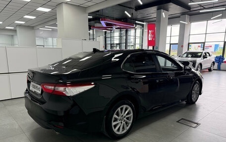 Toyota Camry, 2021 год, 3 250 000 рублей, 7 фотография