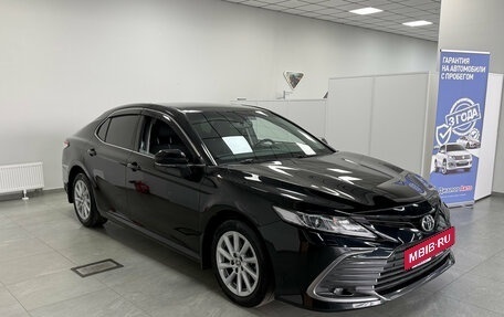 Toyota Camry, 2021 год, 3 250 000 рублей, 6 фотография