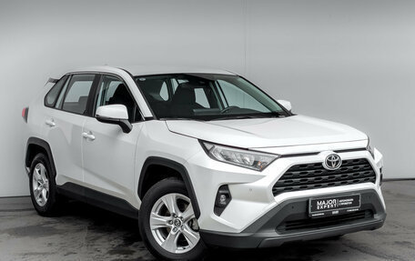 Toyota RAV4, 2024 год, 3 850 000 рублей, 3 фотография