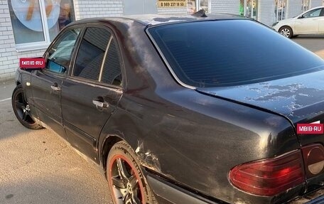 Mercedes-Benz E-Класс, 1997 год, 255 000 рублей, 5 фотография