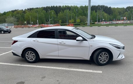 Hyundai Elantra, 2021 год, 2 200 000 рублей, 3 фотография