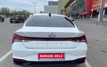 Hyundai Elantra, 2021 год, 2 200 000 рублей, 5 фотография