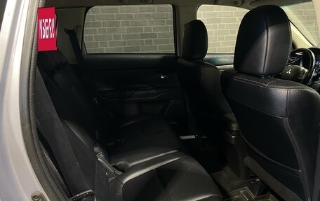 Mitsubishi Outlander III рестайлинг 3, 2012 год, 1 549 000 рублей, 11 фотография